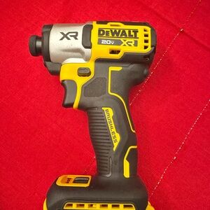DEWALT 20V XR Brushless Impact Driver - Yellow and Black
